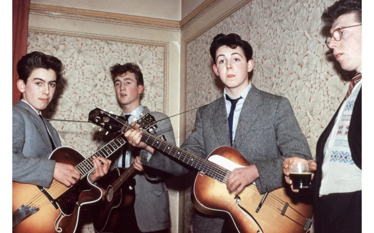 Paul McCartney, Sting, Elton, Clapton, Knopfler & Collins Unite for “Hey Jude”